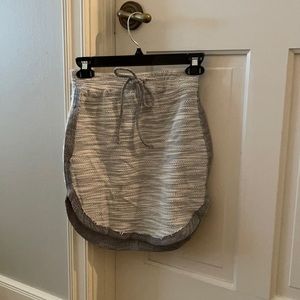 Tobi skirt. Size XS. 12$.